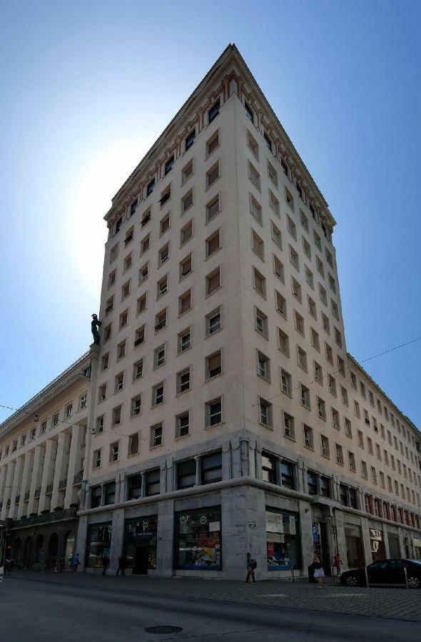 Lawyers Loft In Heritage Skyscraper Liubliana Exterior foto